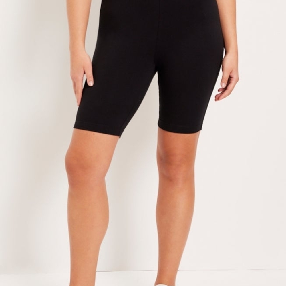 Avenue Women's Classic Black Bike Shorts Plus Size 26/28
